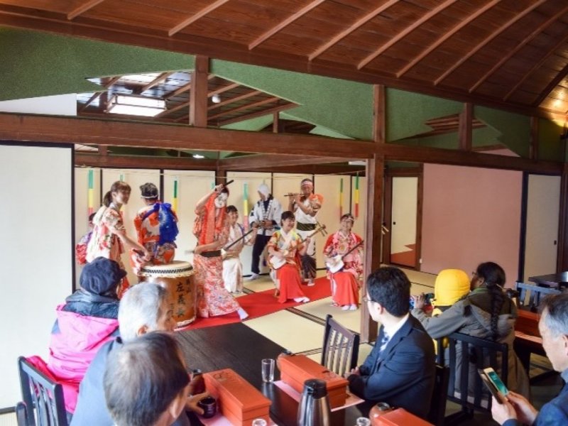 Local Cuisine Lunch and Sagicho Experience at Kagetsuro