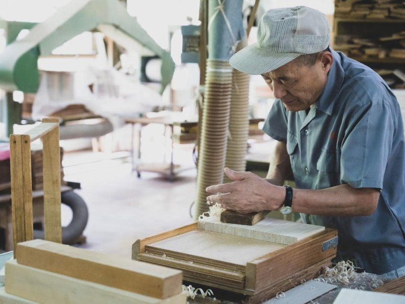 Crafts made from earth and air Factory Tour: Paulownia box edition