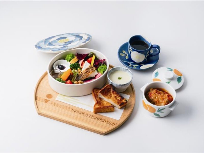 Meal Image on the train　/　*Meals are subject to change depending on the season. / 餐點內容將隨季節變動而調整