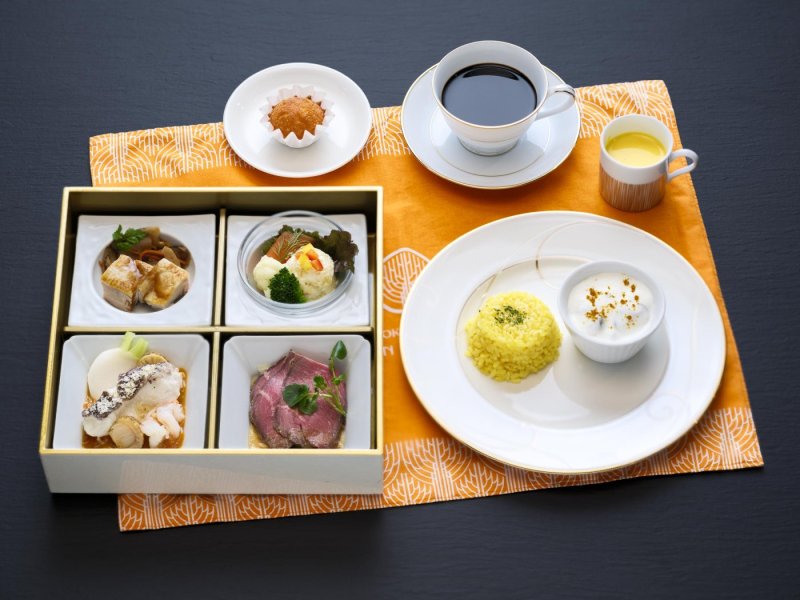 Meal Image on the train　/　*Meals are subject to change depending on the season. / 餐點內容將隨季節變動而調整