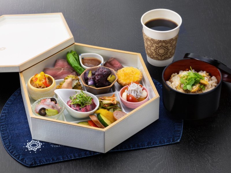 Meal Image on the train　/　*Meals are subject to change depending on the season. / 餐點內容將隨季節變動而調整