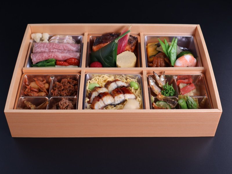 Meal Image on the train　/*Meals are subject to change depending on the season. / 餐點內容將隨季節變動而調整