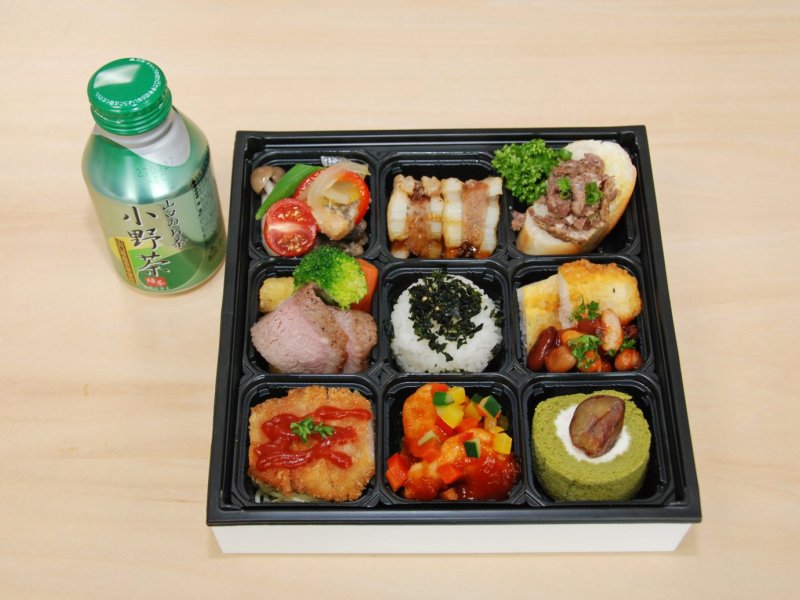 Meal Image on the train　/*Meals are subject to change depending on the season. / 餐點內容將隨季節變動而調整